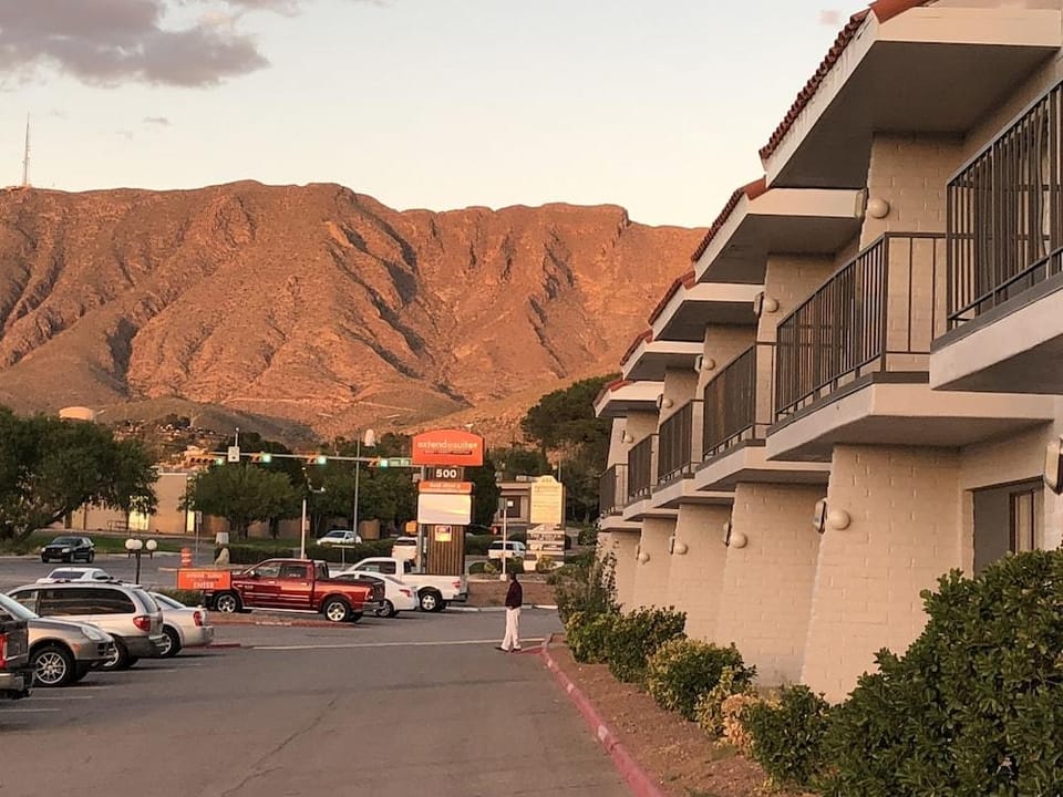 Extend-A-Suites Utep Hotel in El Paso
