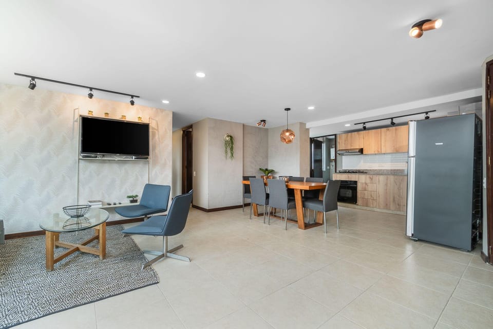 Apartamentos Poblado Alejandría by HOUSY HOST Hotel in Medellin