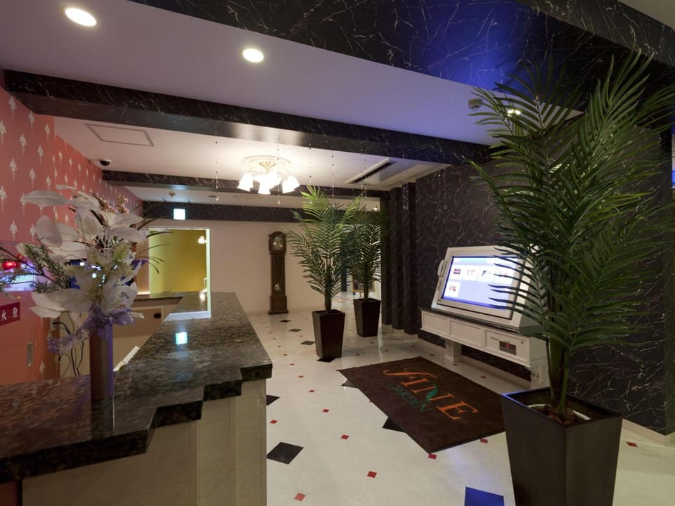 Hotel Fine Garden Suzuka - Free Parking Love hotel in Japan