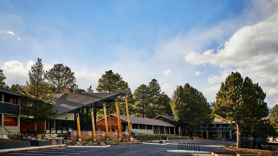 Trailhead Lodge Rocky Mountains Hotel in Estes Park