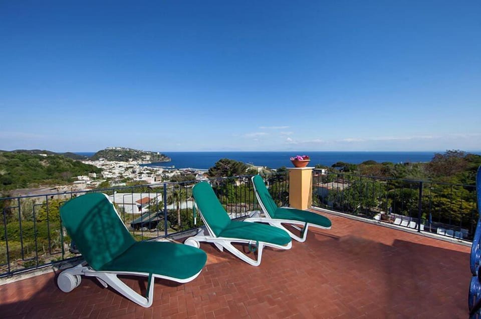 Hotel Monti Hotel in Lacco Ameno