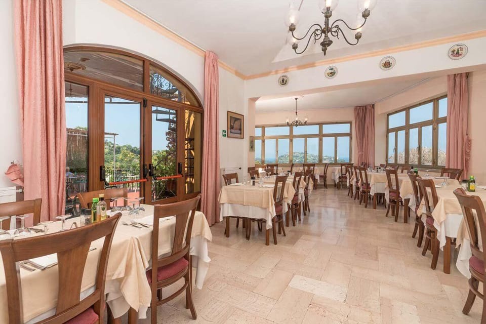 Hotel Monti Hotel in Lacco Ameno