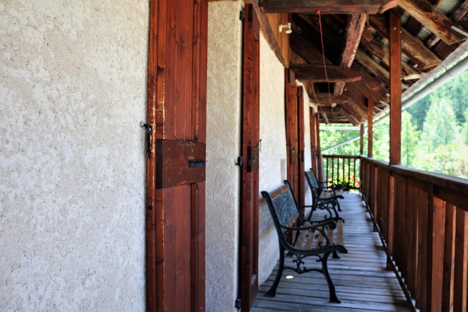 Chambre d hôtes La Jarbelle - Gîte et Spa Hotel in Provence-Alpes-Côte d'Azur