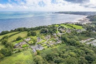 St Helens Apartment 2 - Short Walk to Beach Hotel in Amroth
