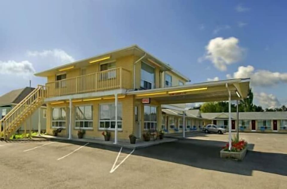 Milan Garden Inn Hotel in New York