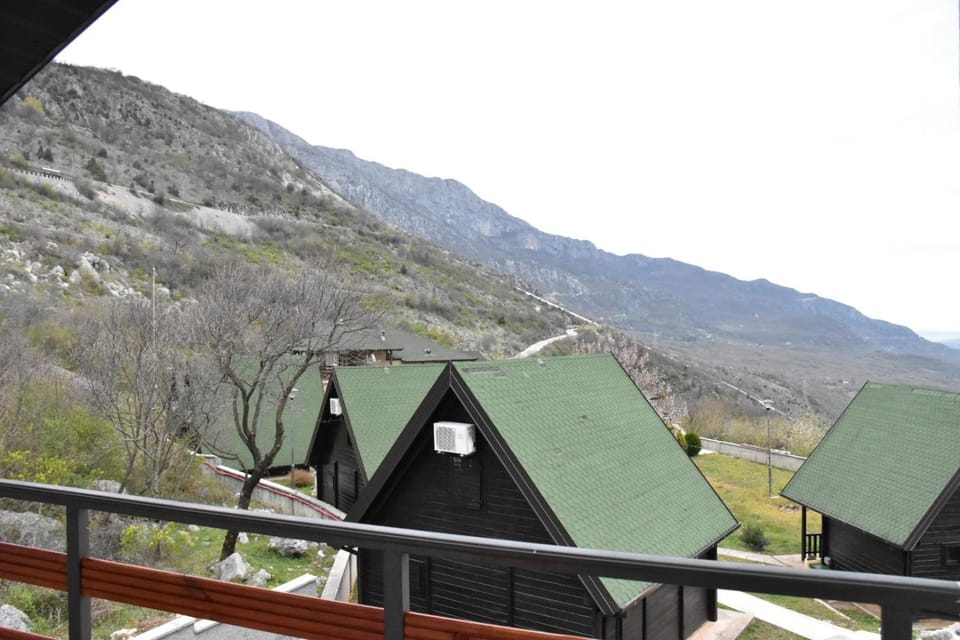 OSTROG Aparthotel KOLIBA-VLASTNISTVO MANASTIRA OSTROG Hotel in Montenegro