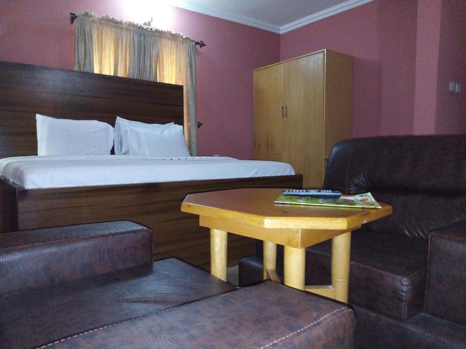 Richanthonio Suites Hotel in Lagos