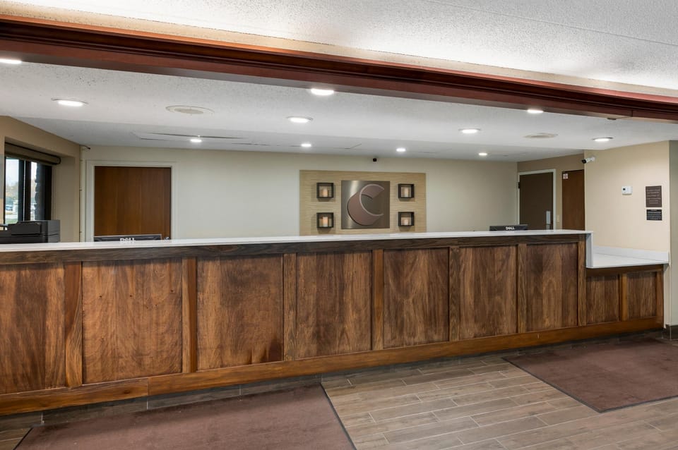 Comfort Inn & Suites Indianapolis Northwest - College Park Hotel in Pike Township