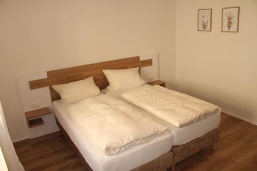 Gasthaus Lowen Inn in Sinsheim