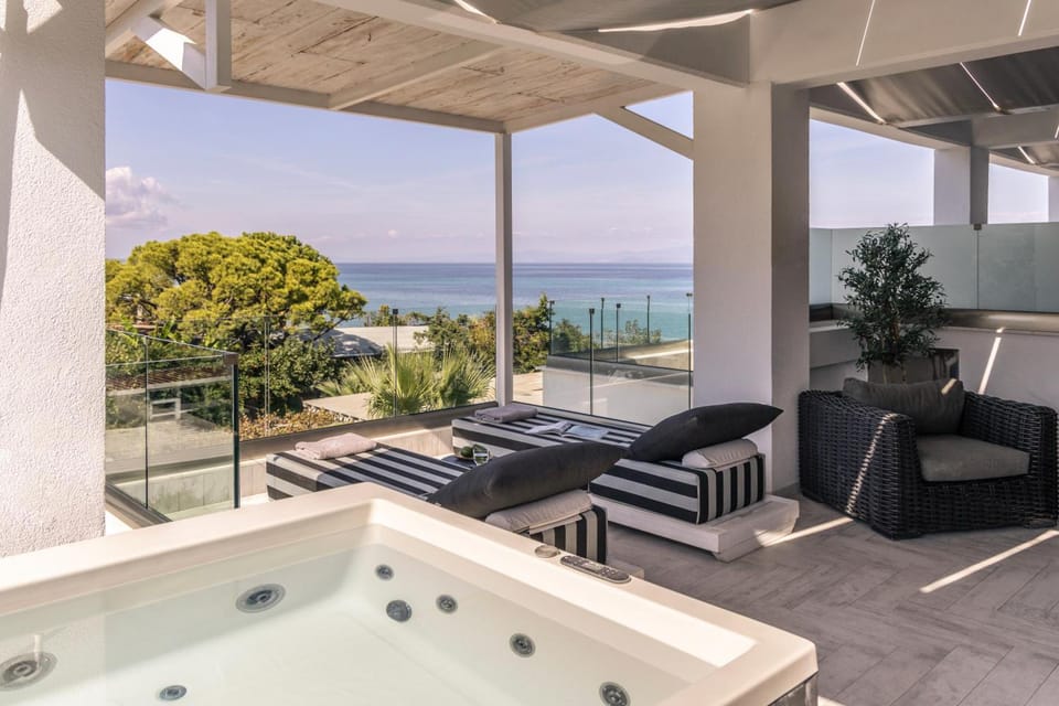 Blue Carpet Luxury Suites Apartment hotel in Halkidiki