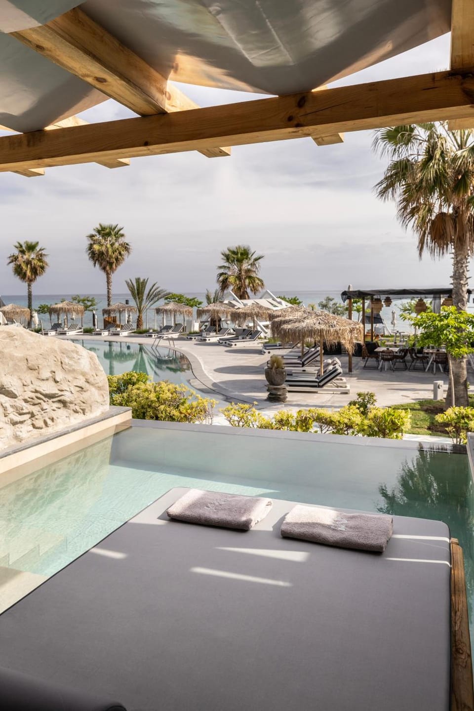 Blue Carpet Luxury Suites Apartment hotel in Halkidiki