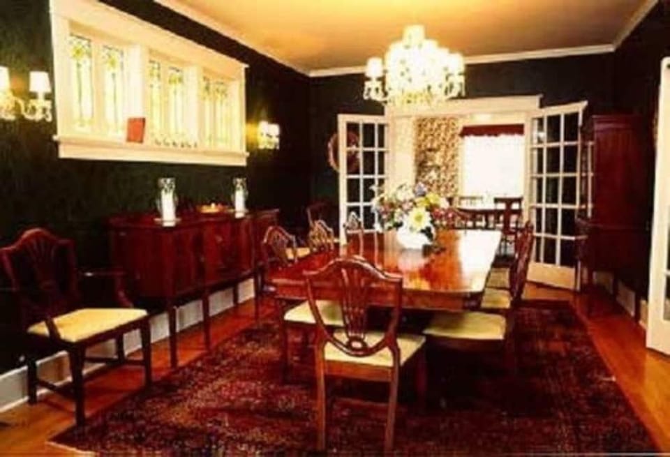 Far View - A Bed & Breakfast Estate Hotel in Brenham