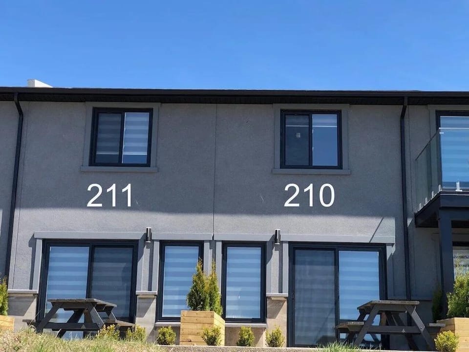 Long Beach Resort Hotel in Lake Erie