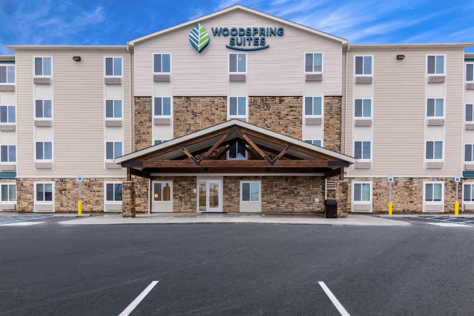 WoodSpring Suites Indianapolis Airport South Hotel in Indianapolis