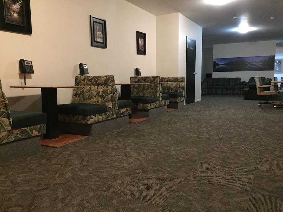 Invermere Hostel Hotel in Invermere