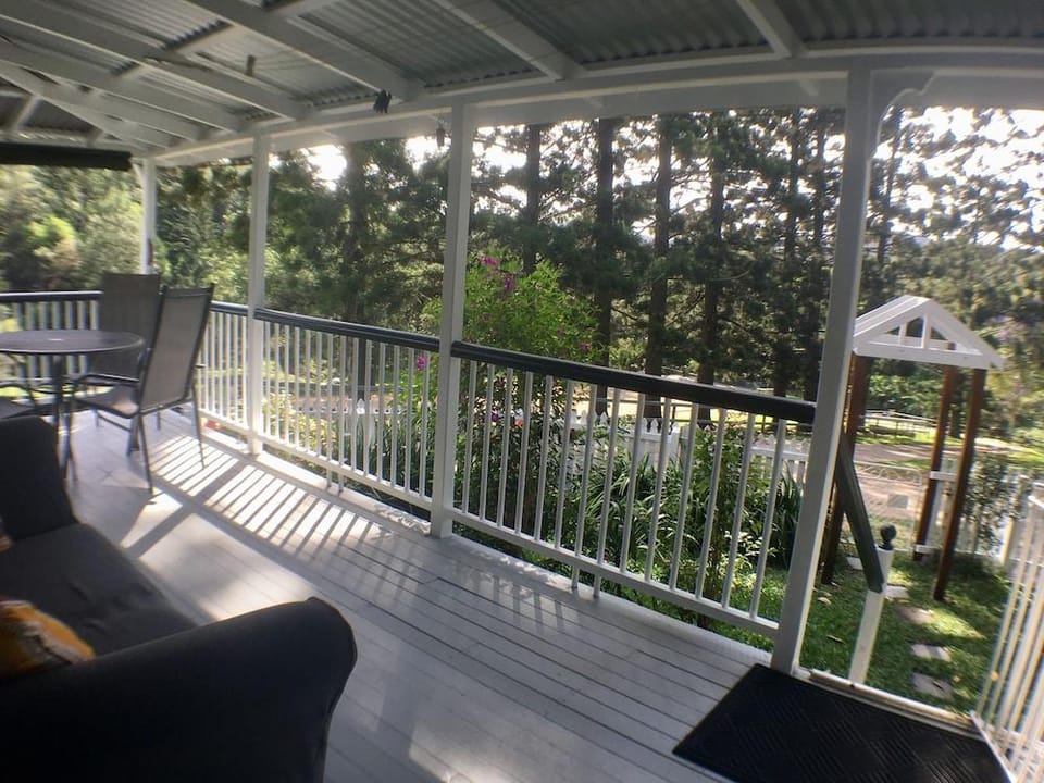 Ingleside Stud Farm Hotel in Currumbin Valley