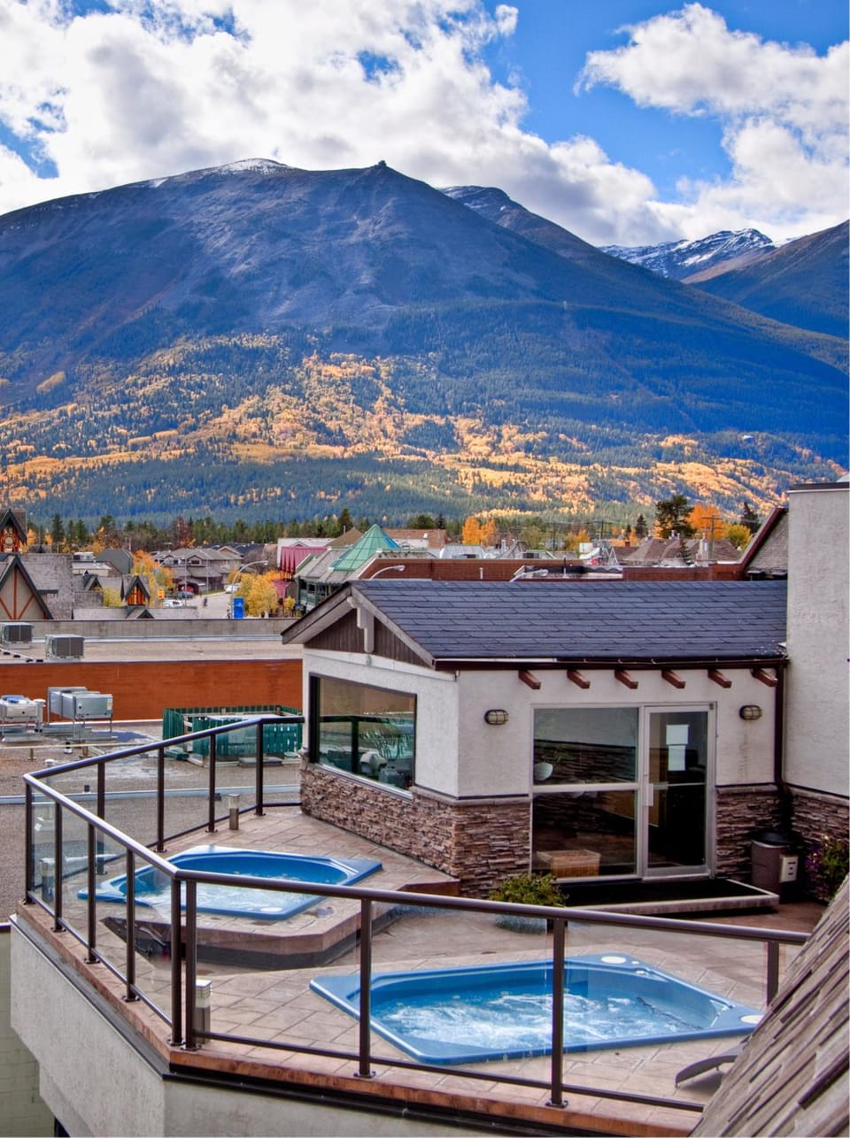 Whistler's Inn Hotel in Jasper