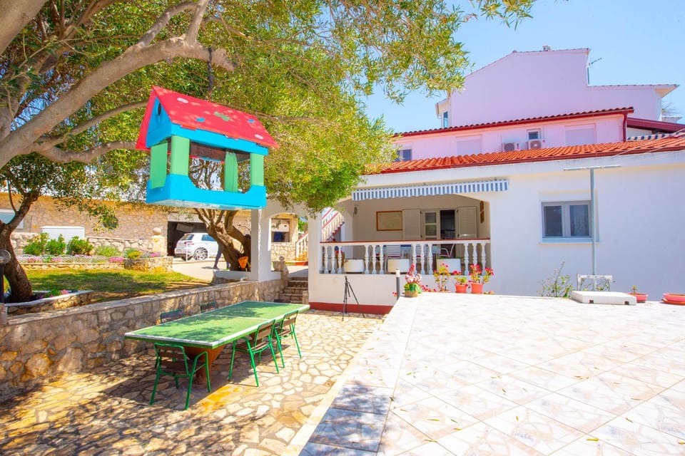 Apartments Ružmarin Apartment hotel in Novalja