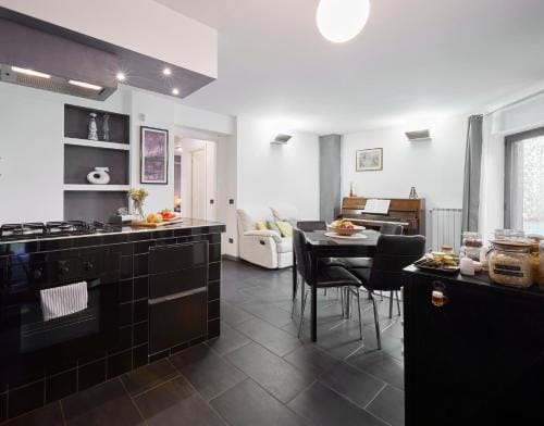 The Peaceful Apartament Close to Milan Hotel in Milan