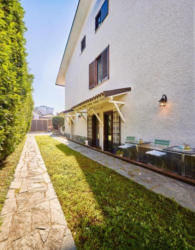 The Peaceful Apartament Close to Milan Hotel in Milan