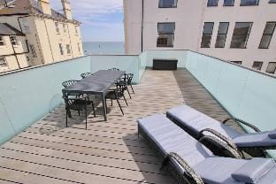 Queens Rock in West Sussex Hotel in Worthing