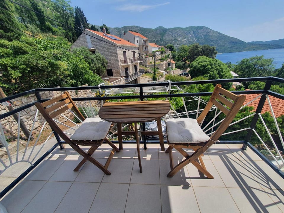 Apartments Lonza Hotel in Mlini
