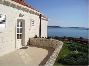 Apartments Lonza Hotel in Mlini