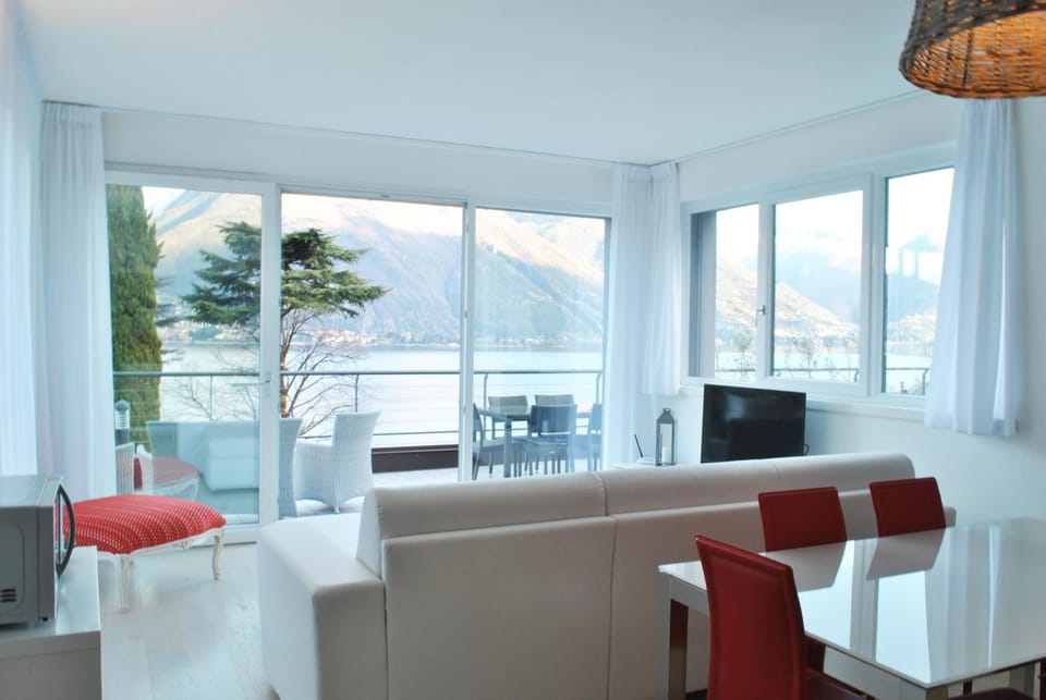 Baia Blu - Luxury Apartments with Pool Hotel in Province of Lecco