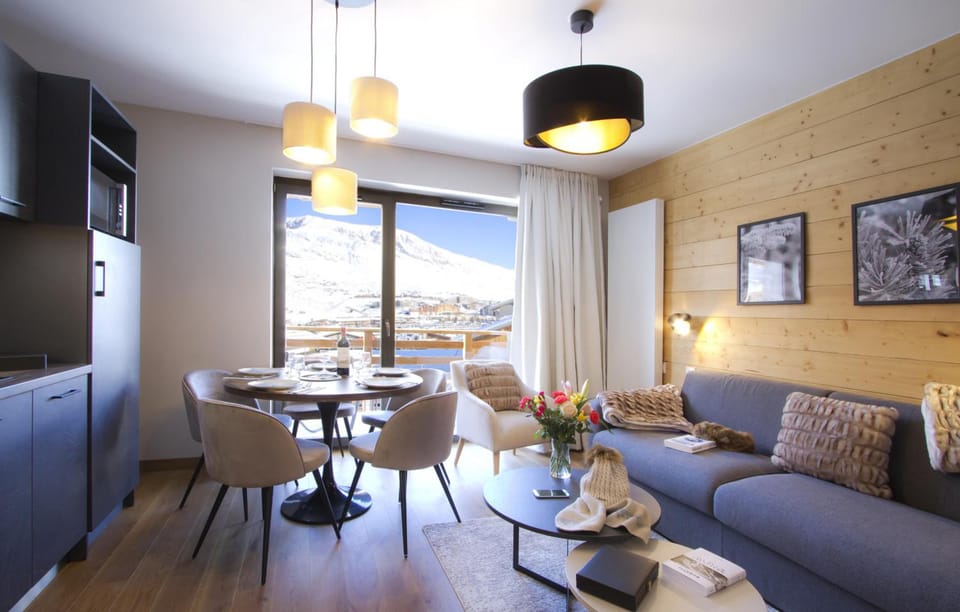 Appart'Hôtel Prestige Odalys L'Eclose Hotel in Huez