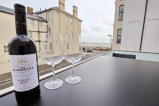 Queens Stone in West Sussex Hotel in Worthing
