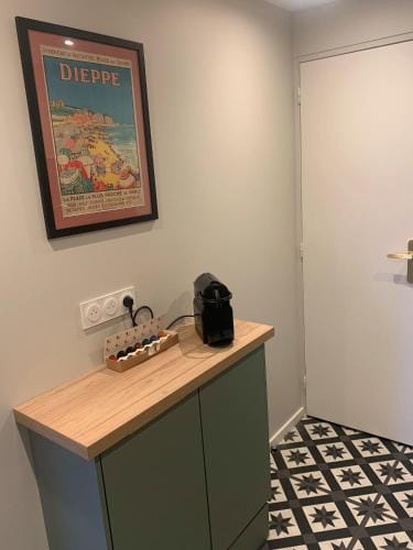 La Cabine menage et linge inclus Hotel in Dieppe