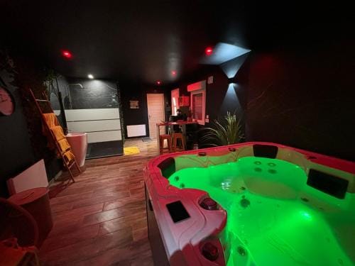 Lov’&Spa Hotel in Hauts-de-France