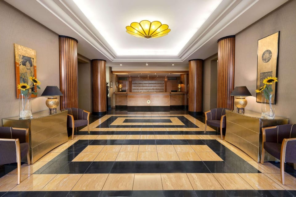 Ramada Naples City Centre Hotel in Naples