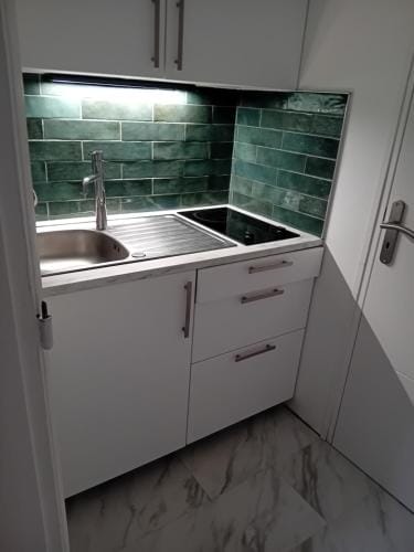 Chambre privee dans une maison individuelle Hotel in Lille