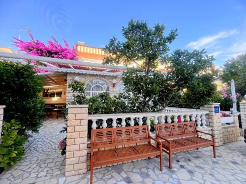 Bed & Breakfast Rab Hotel in Lika-Senj County