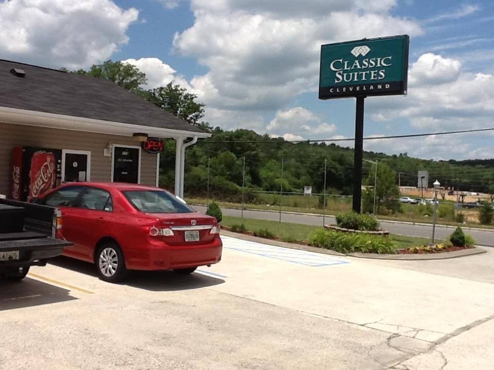 Classic Suites - Cleveland Motel in Cleveland