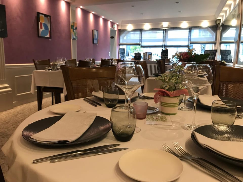 Logis Hotel & Restaurant La Paix Hotel in Hauts-de-France