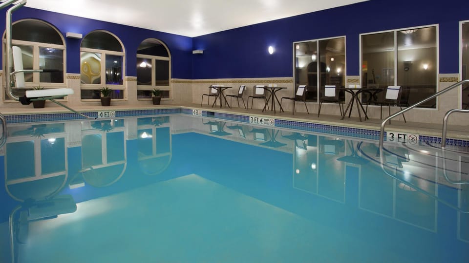 Swimming pool