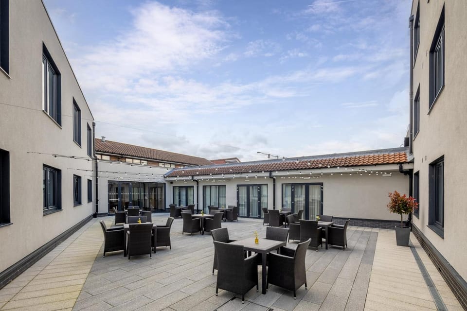 Holiday Inn London Gatwick - Worth By IHG Hotel in Crawley