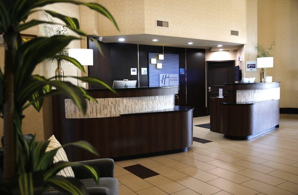 Holiday Inn Express & Suites Naples Downtown - 5th Avenue Hotel in East Naples