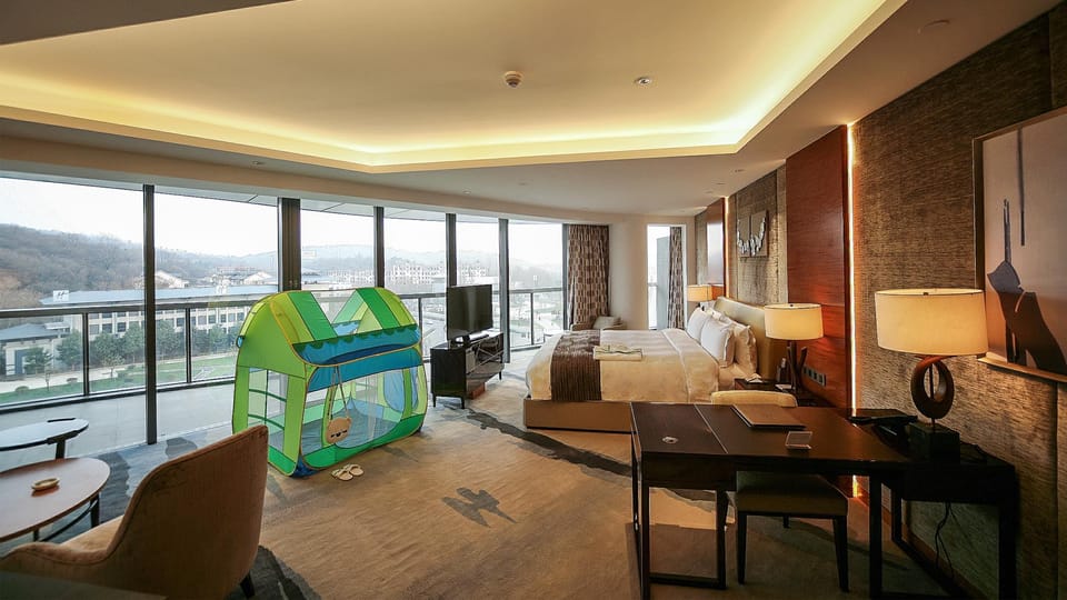 Holiday Inn Nanjing Xuanwu Lake By IHG Hotel in Nanjing