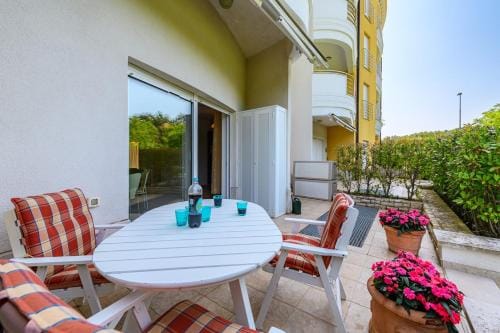 Adria Apartments Hotel in Monterol