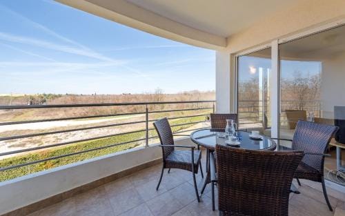 Adria Apartments Hotel in Monterol