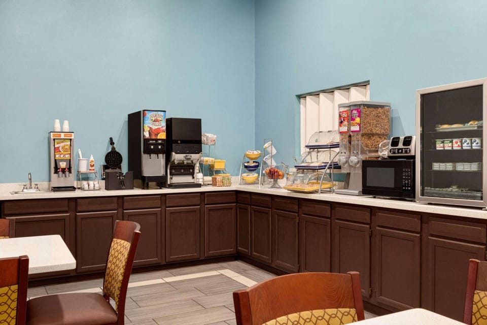 Days Inn by Wyndham Hillsboro Hotel in Ohio