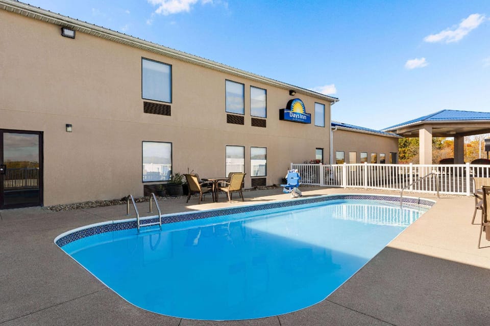 Days Inn by Wyndham Hillsboro Hotel in Ohio