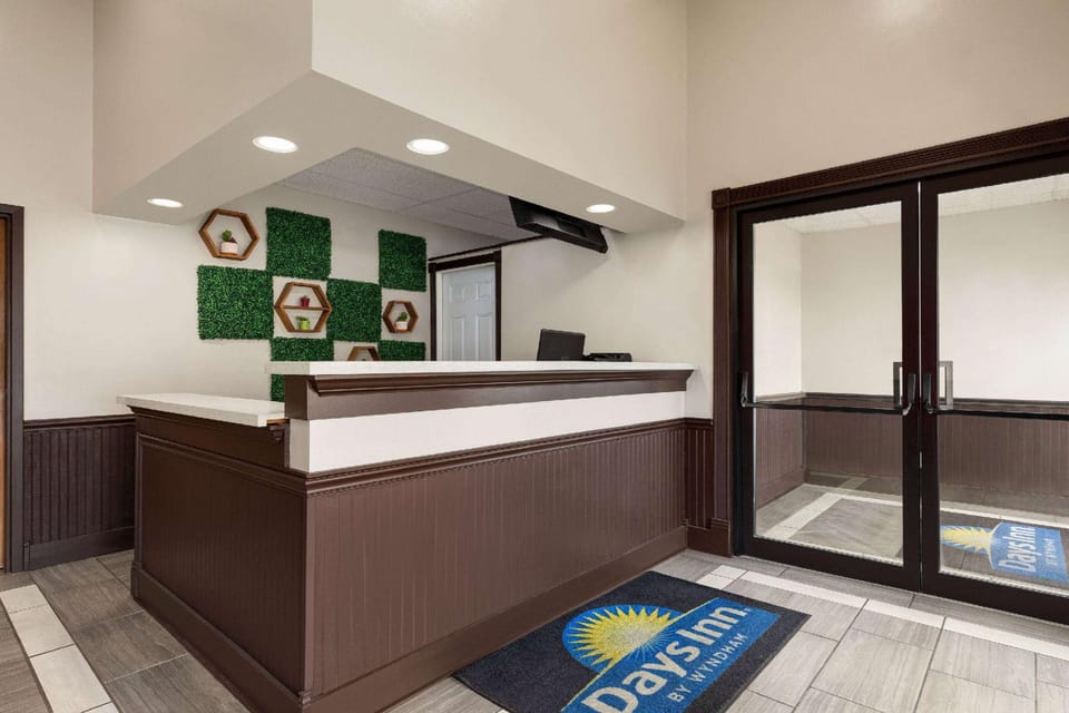 Days Inn by Wyndham Hillsboro Hotel in Ohio