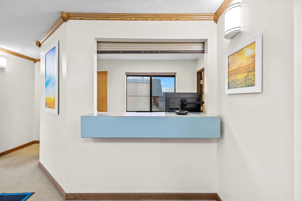 Days Inn by Wyndham Wall Hotel in Pennington County