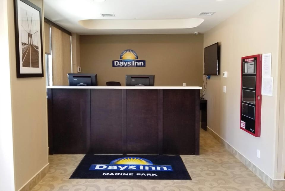 Days Inn by Wyndham Brooklyn Marine Park Hotel in Brooklyn