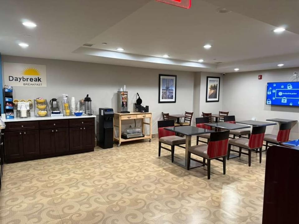 Days Inn by Wyndham Brooklyn Marine Park Hotel in Brooklyn