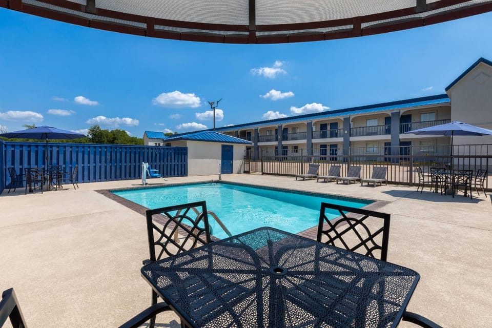 Days Inn by Wyndham Temple Hotel in Temple